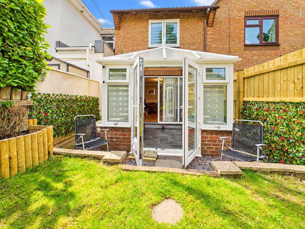 House in Newport - View 5