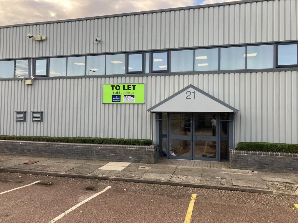 Main image of property: 21 Erica Road, Stacey Bushes, Milton Keynes, MK12 6HS