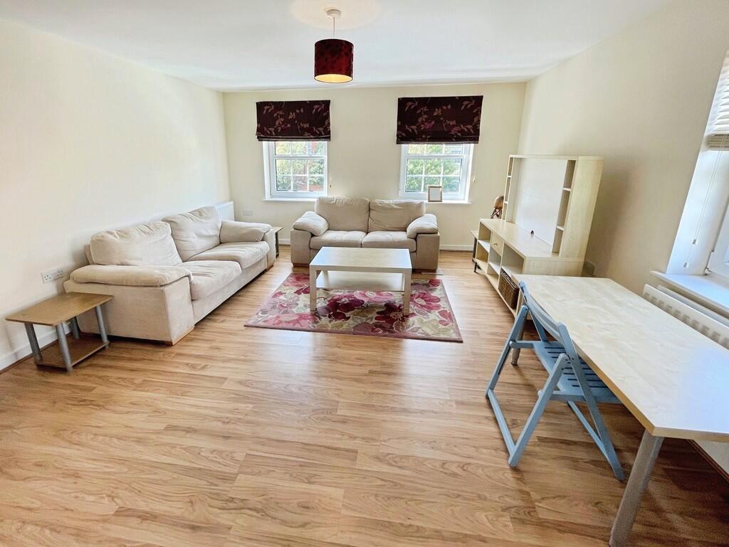 Apartment in Reading - View 2