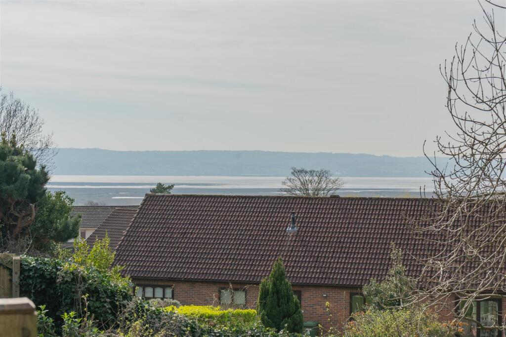 Raby Close, Heswall, Wirral photo 3
