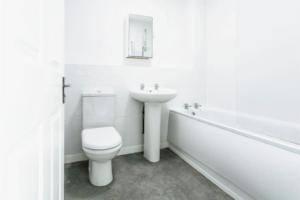 Apartment in Buckingham, Buckinghamshire - View 4