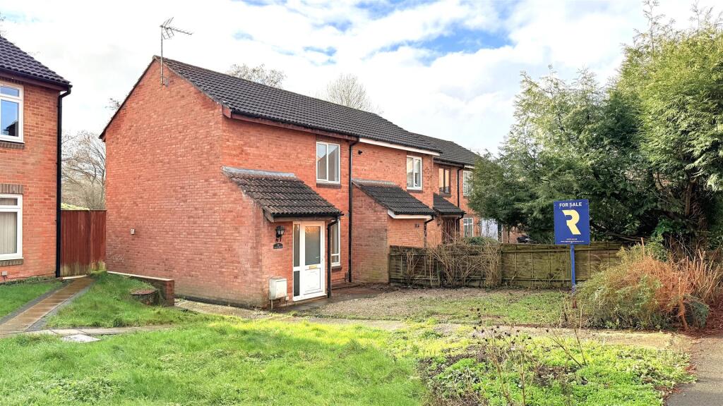 2-bed terraced on Lime Close, Frome, £220,000