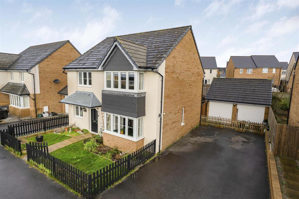 4-bed detached on Sanderling Close, Bude, £495,000