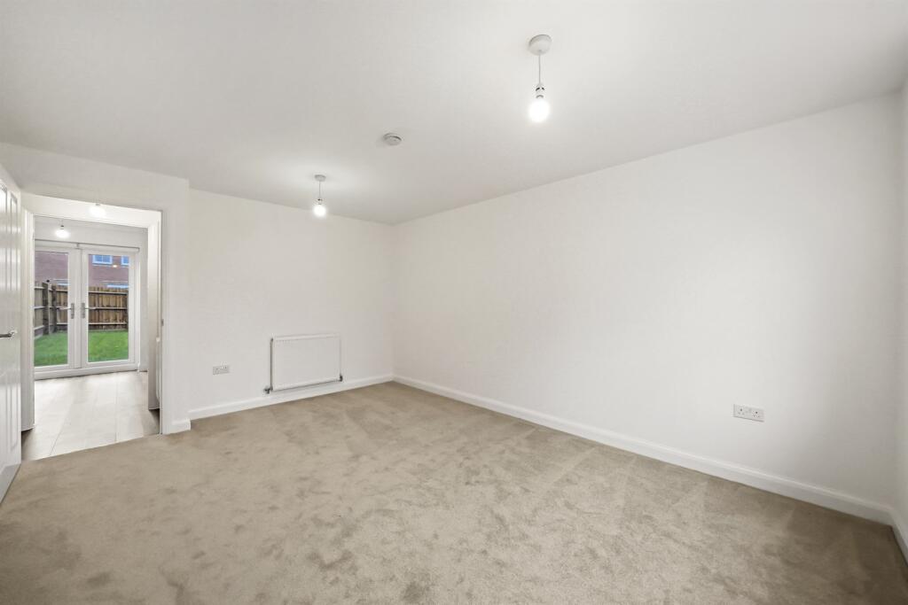 House in Stoke-on-Trent - More