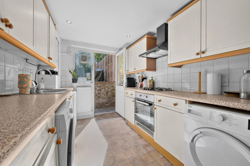 Apartment in London - View 5