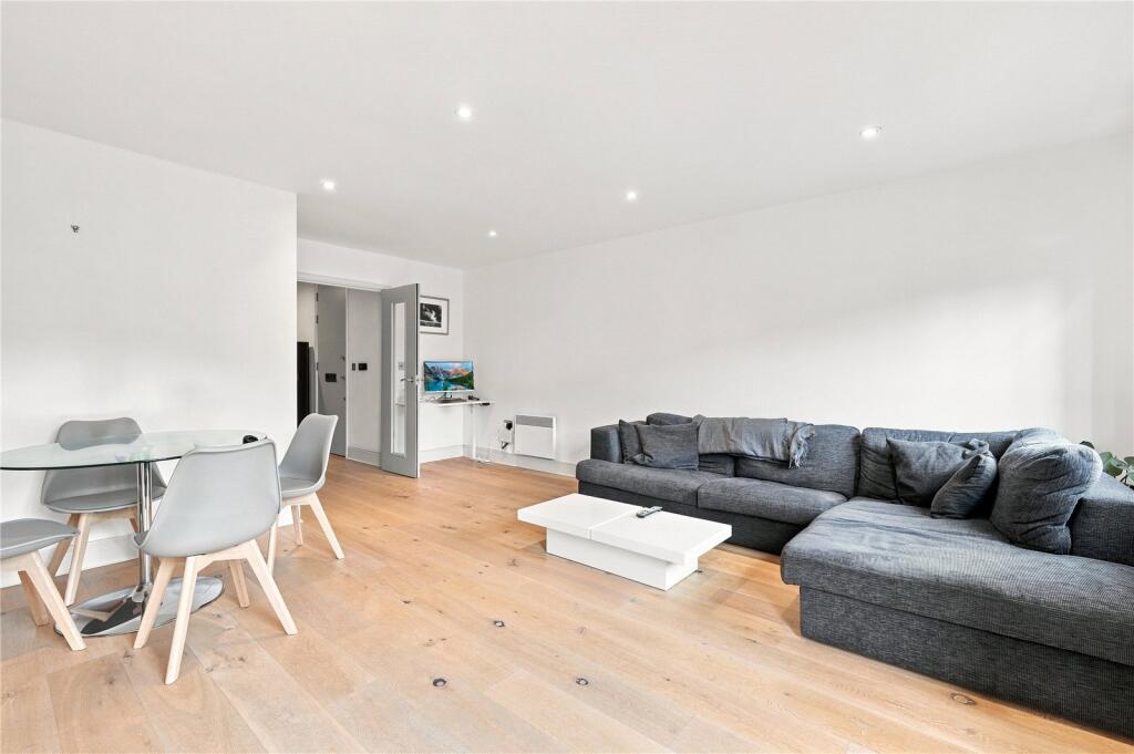 Apartment in London - More