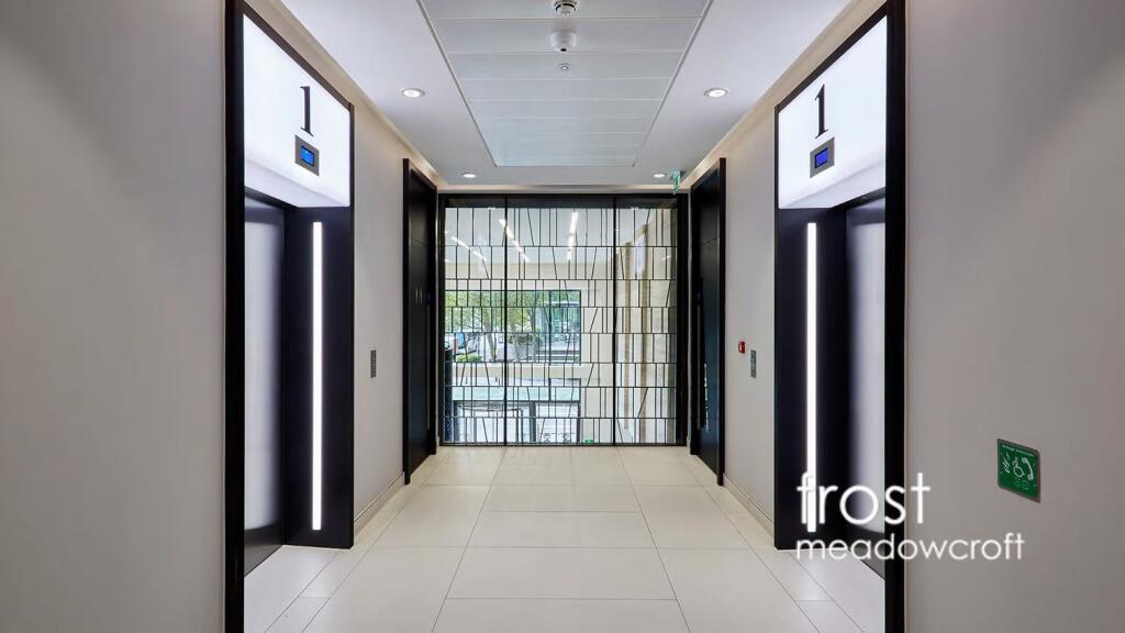Kings House Hammersmith Rd W6 office to let 3.jpg
