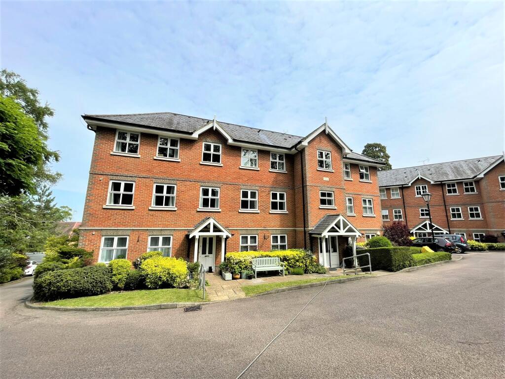 Main image of property: Harrison Close, Hitchin, SG4