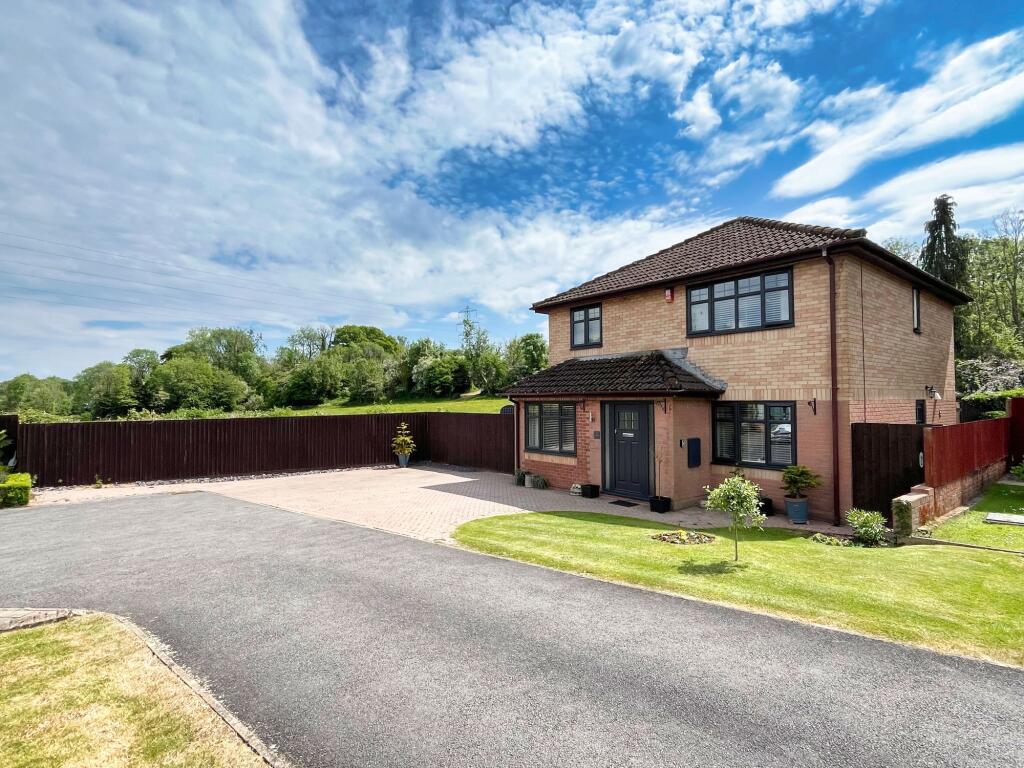 4-bed detached on 7 Bryn Creigiau, Groesfaen CF72 8RT, £475,000