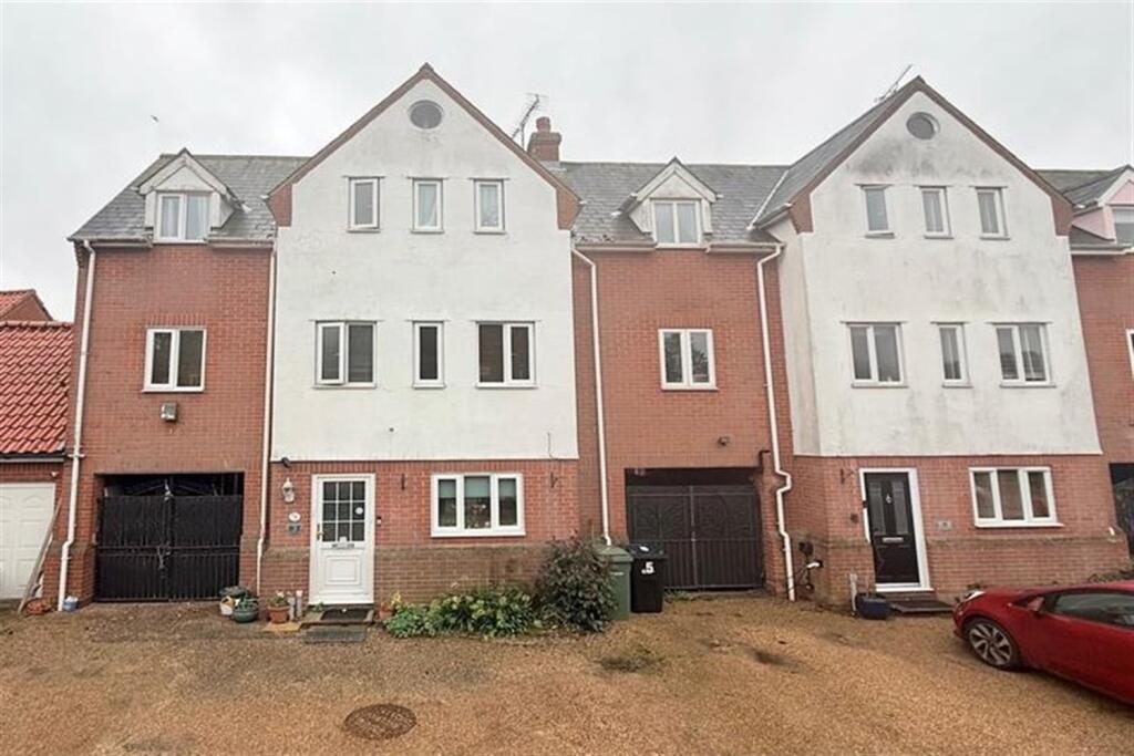 4-bed terraced on Bovingdon Road, Braintree, CM7, £325,000