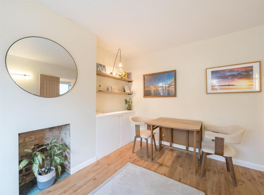 Apartment in London, Brondesbury Park, Brondesbury - View 3