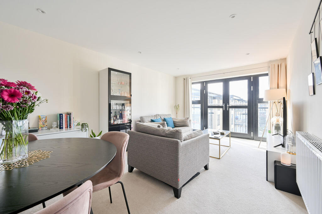 Apartment in Welwyn Hatfield, Hertfordshire - View 3