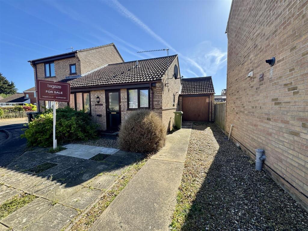 Main image of property: Sandstone Way, Roydon, Diss