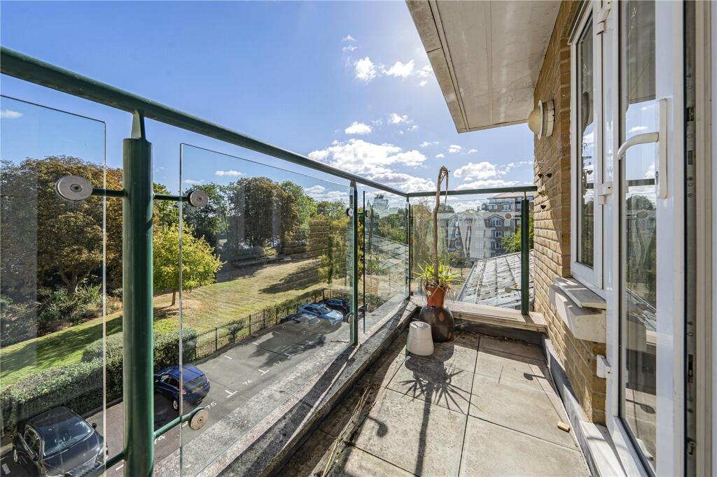 Apartment in Richmond, Kew - View 4