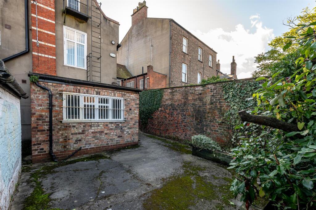House in York - View 4