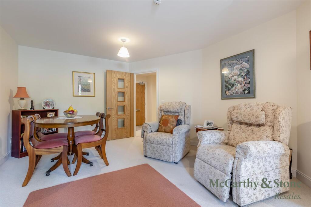 Apartment in Walsall - More