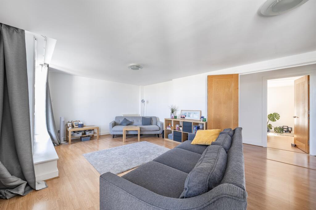 Apartment in London - View 5