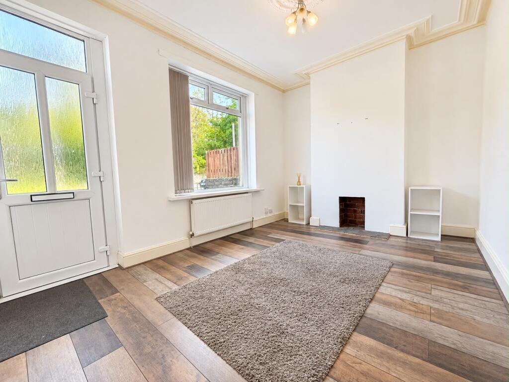 House in Bradford, Low Fold, Bolton Woods - View 3