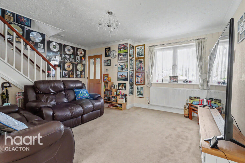 Portsmouth Road, Clacton-On-Sea photo 2