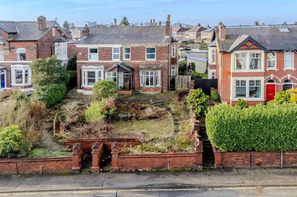 4-bed semi-detached on Bolton Road, Chorley, PR7, £250,000