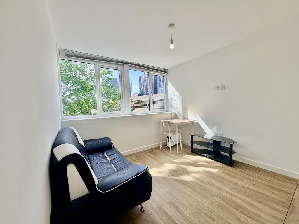 Apartment in Portsmouth - View 2