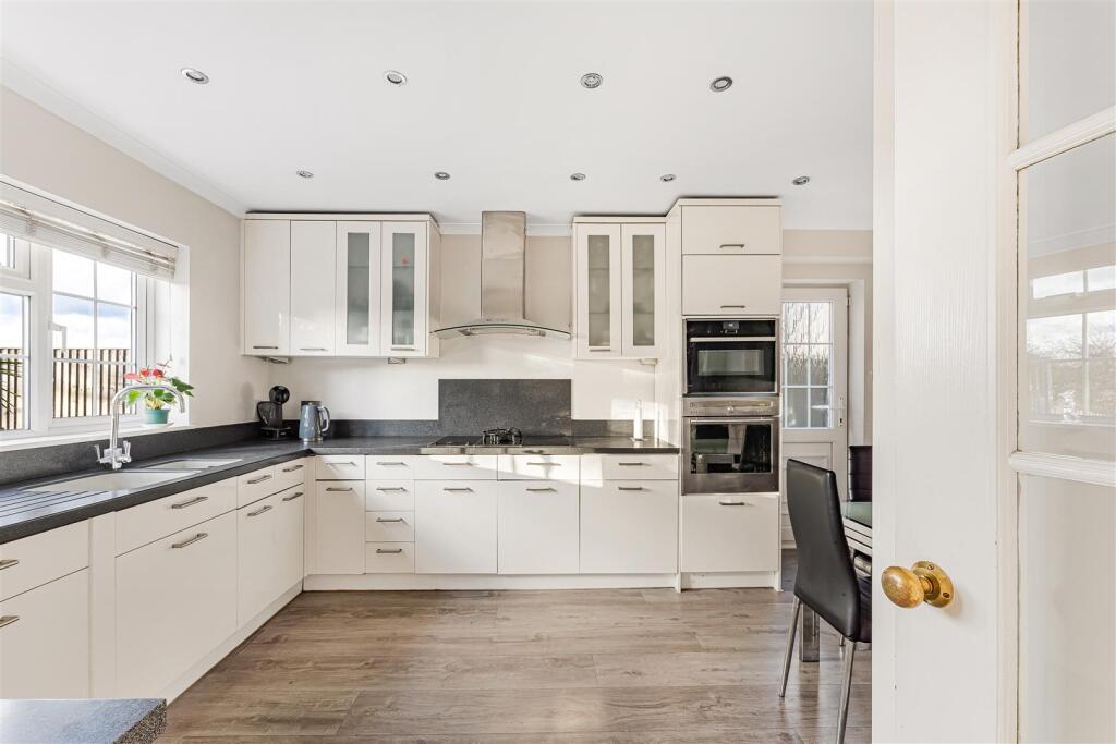 Great Oaks, Chigwell – pohled 4