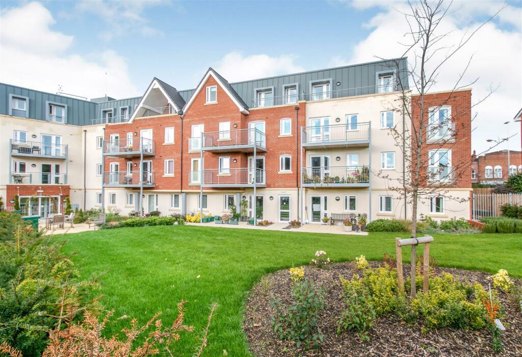 Main image of property: Macaulay Road, Broadstone, Dorset, BH18 8AR