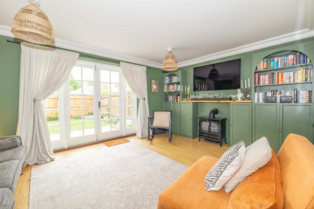 House in Canterbury, Sturry - More
