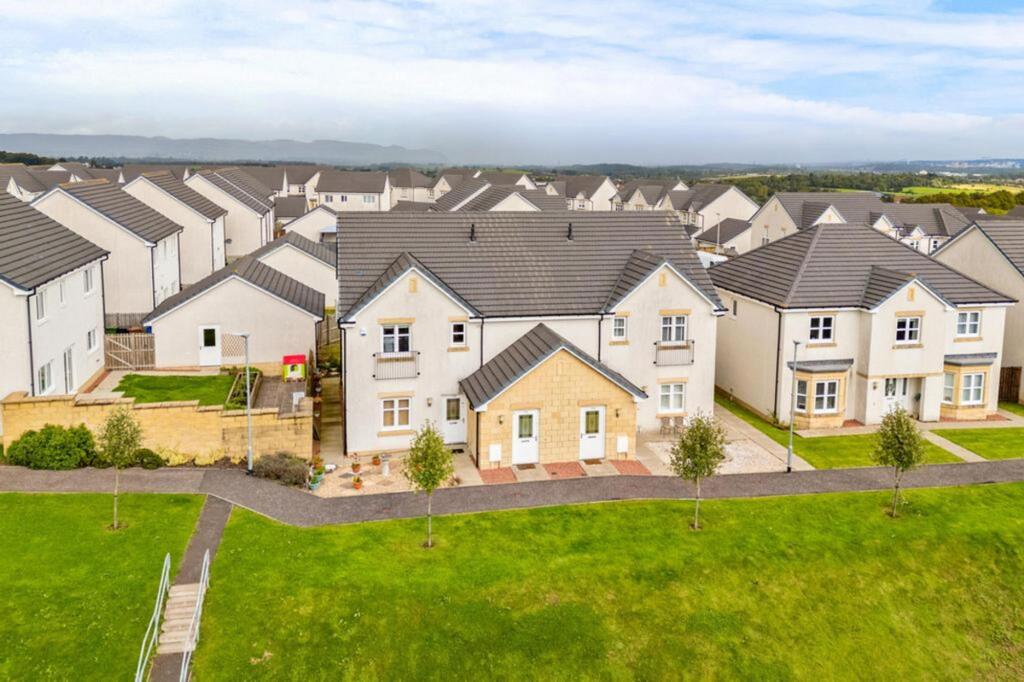 2-bed flat on Duncolm View, Barrhead, G78, £180,000