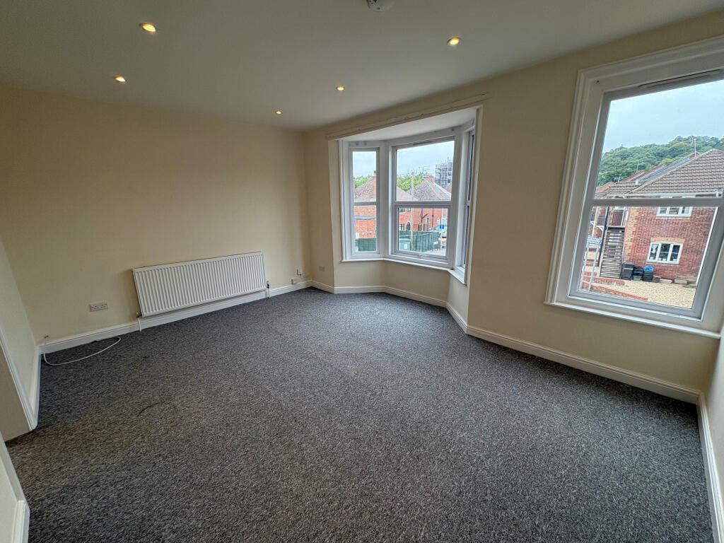 Apartment in Yeovil, Preston Plucknett - View 2
