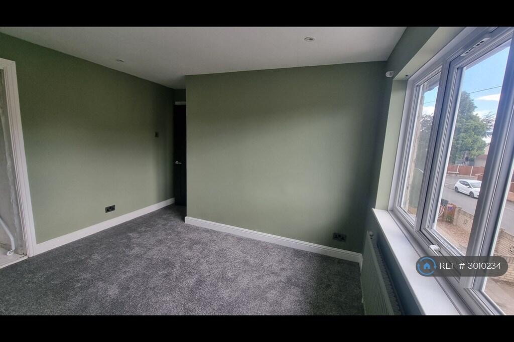 House in Doncaster - View 5