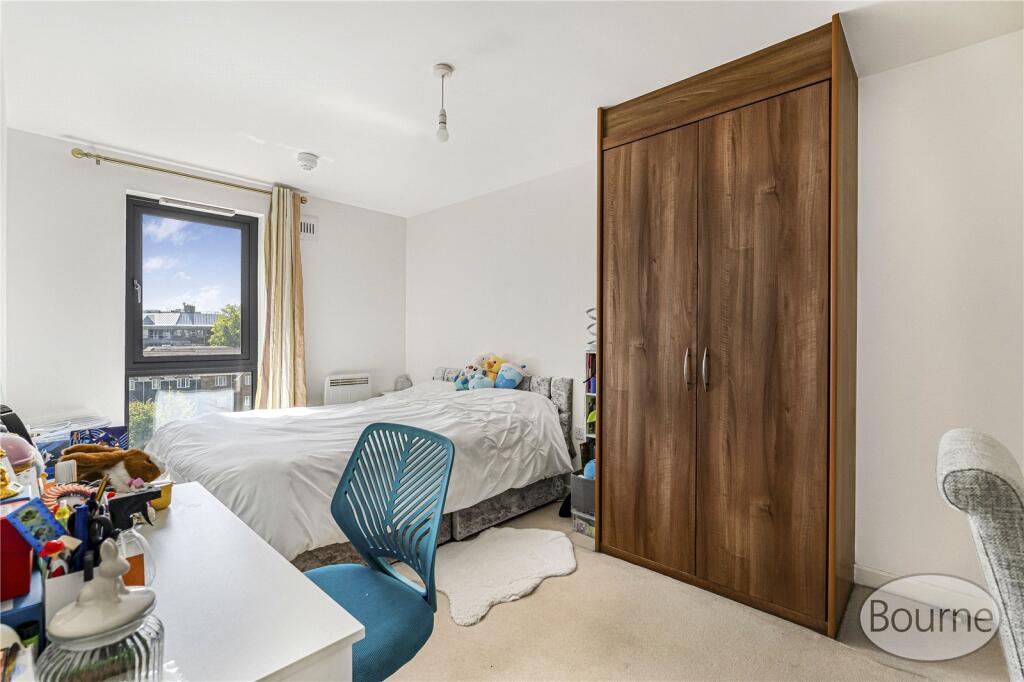 Apartment in Guildford - More