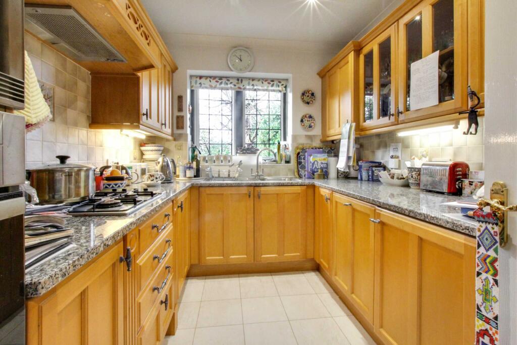 Apartment in Enfield - View 5