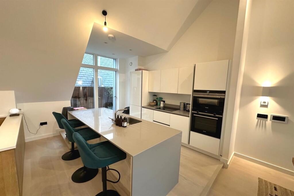 Apartment in Warrington - View 5