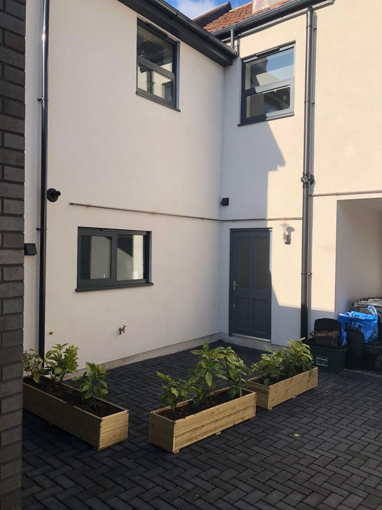 4 bedroom terraced house for rent