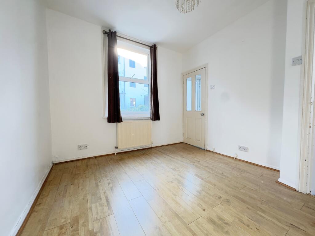 Apartment in Brighton - More