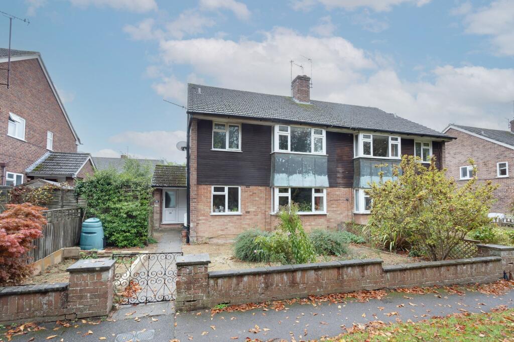 2-bed flat on Woodlands Road, Headington, OX3, £385,000