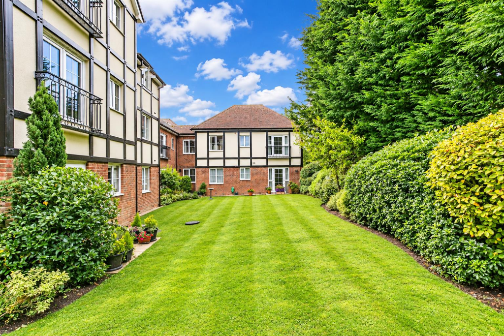 1-bed house on Bolters Lane, Banstead, £275,000