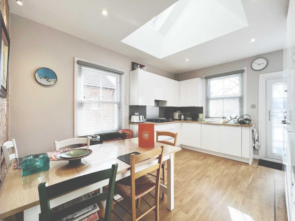 Apartment in London - View 3