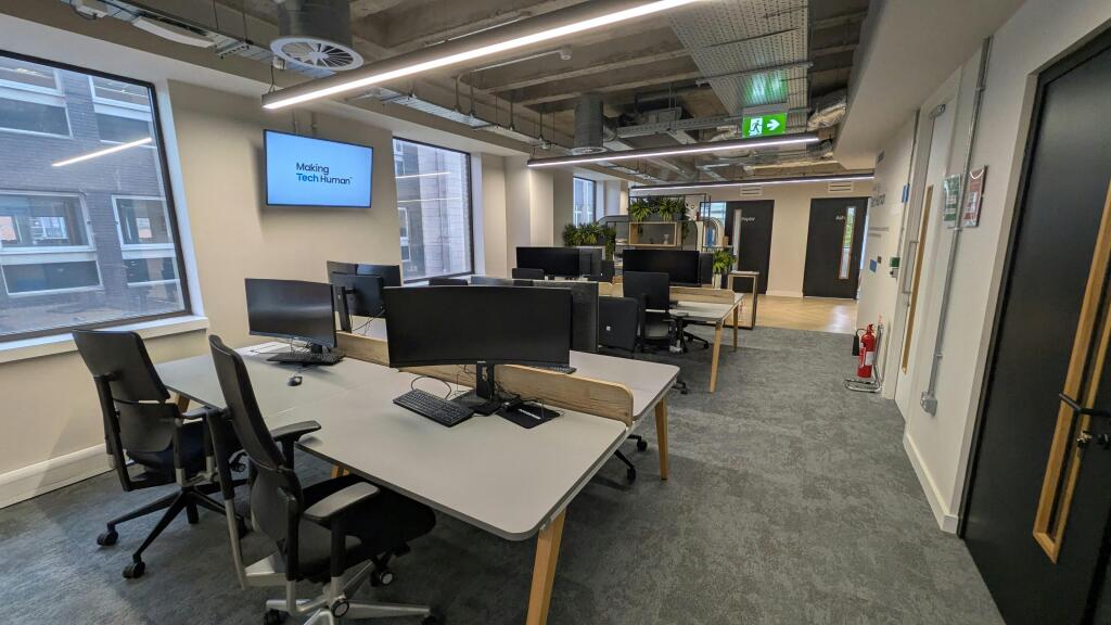 Office 2.jpg