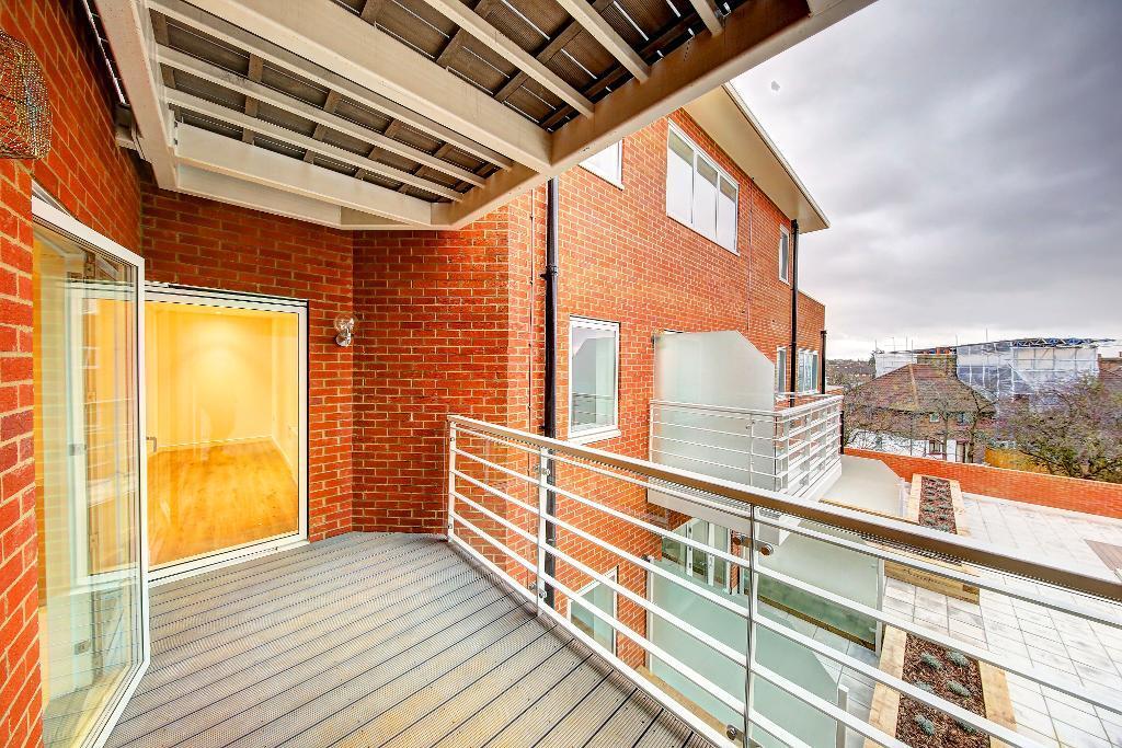 Main image of property: Kingston Road, Raynes Park, London, SW20 8BU