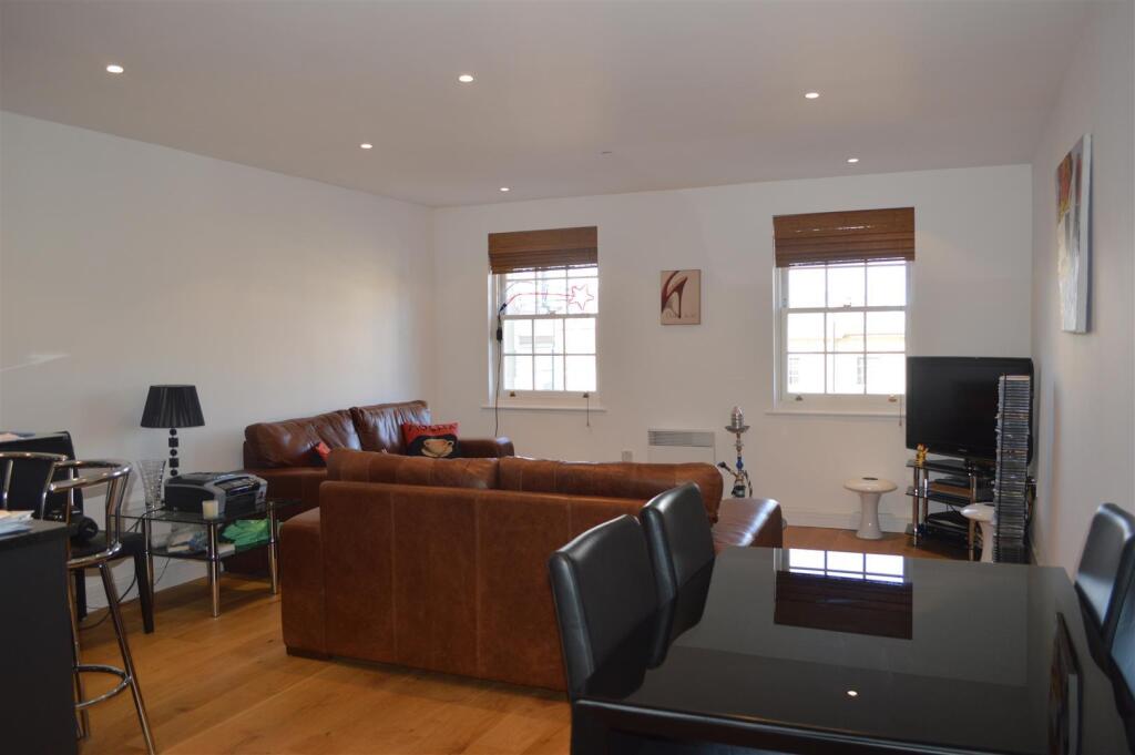 House in Bristol, Clifton Village, Hotwells - View 2