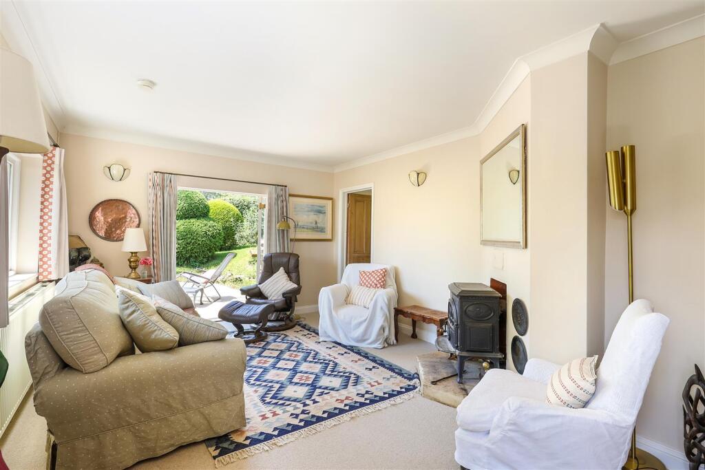 House in Gloucester - View 5