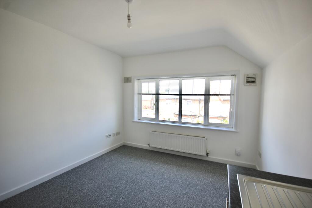 Apartment in Bournemouth, Branksome, Poole - View 4