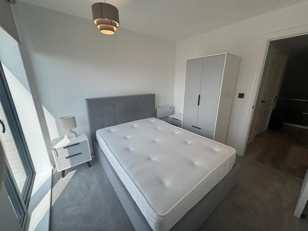 Springwell Gardens, Whitehall Road, Leeds City Centre - View 4