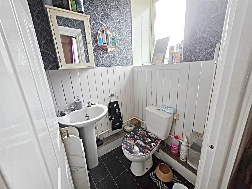 House in Ferndale, Blaenllechau - More