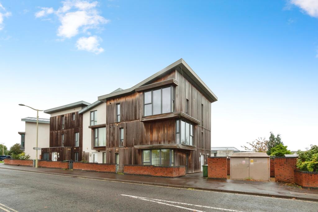 1-bed flat on Oxford Way, Basingstoke, Hampshire, RG24, £170,000