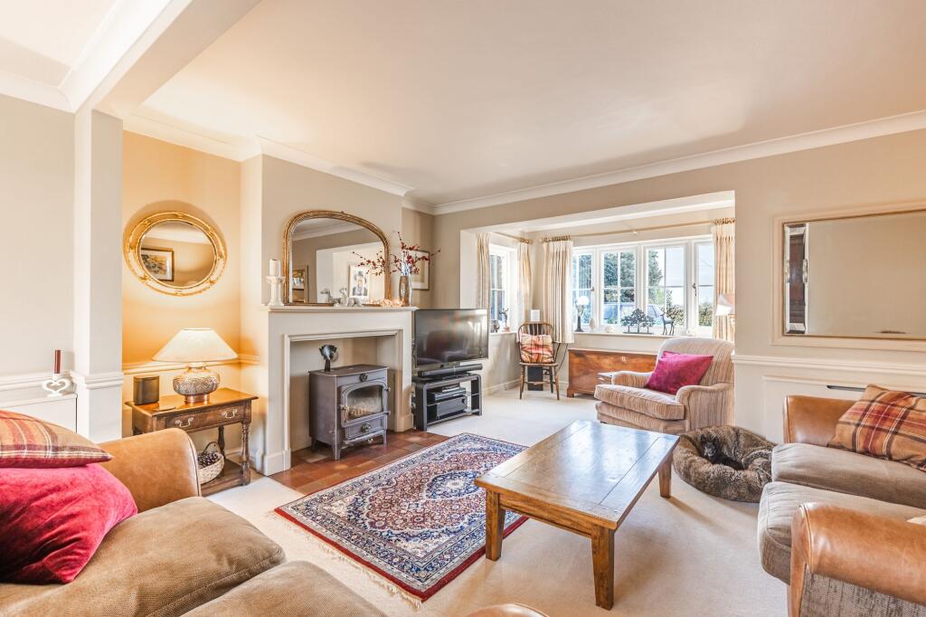 A Home of Quiet Luxury in Wicklewood photo 2