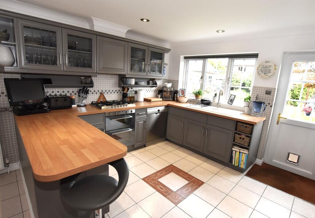 Harvest End, Stanway, Colchester photo 3