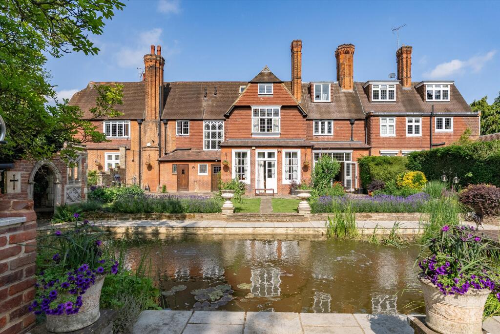 Main image of property: Portsmouth Road, Cobham, Surrey, KT11